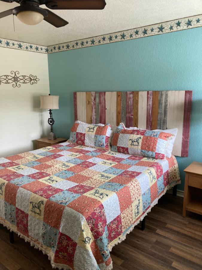 Horseshoe Riverside Lodge キャニオン・レイク エクステリア 写真