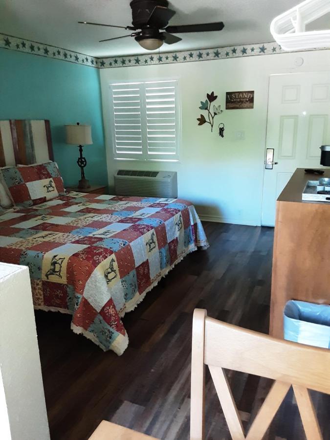 Horseshoe Riverside Lodge キャニオン・レイク エクステリア 写真